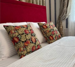 Люкс бордовый в Зеленая вилла