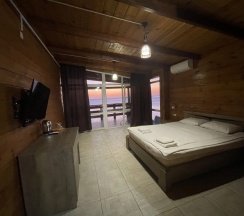 Двухместный номер Classic с балконом и с красивым видом из окна двуспальная кровать в Астан