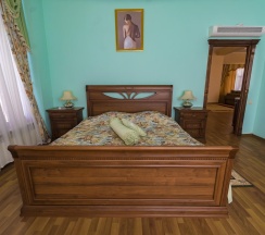 Апартаменты трехкомнатные с двумя спальнями, гостиной. в Княжна Мери