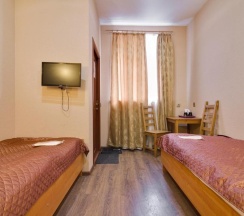 Двухместный номер с 2 двумя отдельными кроватями и собственной ванной комнатой в Аллан