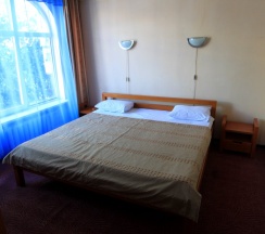 Люкс с 3 комнатами с балконом в Бриз