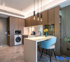 Люкс Business с балконом в Yidiandian Hotel Apartment (Shenzhen International Convention And Exhibition Center)