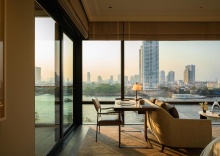 Двухместный номер Premier with river view 2 отдельные кровати в Capella Bangkok