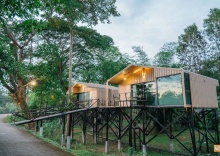 Коттедж с видом на реку в Natural Park Resort De Wangthong