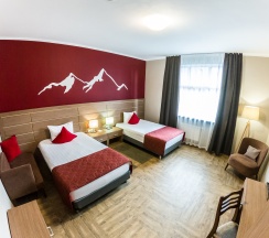 Двухместный номер комфорт с балконом и видом на горы в Ays Design Hotel