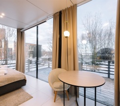 Зеркальный дом Премиум с душем в Резиденция Северное Сияние