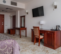 Стандарт Улучшенный с двуспальной кроватью в Marins Grand Hotel Астрахань