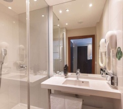 Двухместный номер Classic двуспальная кровать в Mercure Warszawa Grand
