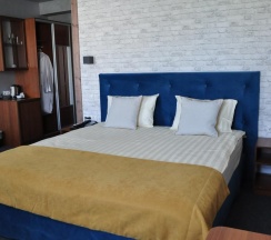 Просторный номер Классик с кроватью King-size в Loft Boutique