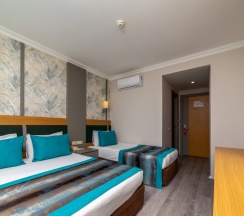 Трёхместный номер Standard с балконом в Armas Gul Beach (ex. Otium Gul Beach Resort)