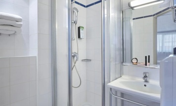 Трёхместный номер в CAMPANILE PARIS 12 - Bercy Village