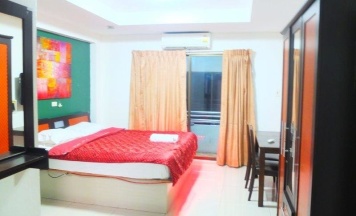 Двухместный номер Standard с балконом двуспальная кровать в Pizza 24 Guesthouse