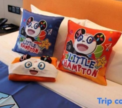 Двухместный семейный номер Standard двуспальная кровать в Hampton by Hilton Gu'an New Airport