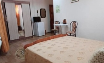 Двухместный номер 1 категории (120) с двухспальной кроватью, полным сан. узлом в Фатима