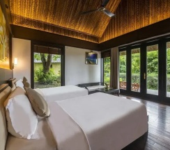 Двухместное бунгало Deluxe с видом на море (двуспальная кровать) в Hon Tam Resort (formerly MerPerle Hon Tam Resort)