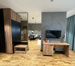 Двухкомнатный улучшенный люкс с кухней в Tash maral