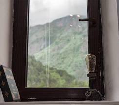 Кровать в 6-местном общем номере в Юсенги