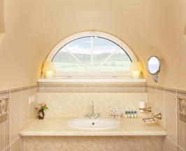 Семейный расширенный на третьем этаже/ Family room в Богдарня