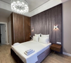 Двухместный номер Comfort с балконом и с красивым видом из окна двуспальная кровать в Parallel