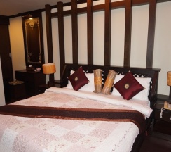 Люкс с балконом в Narakul Resort Hotel