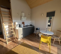 Домик зеленый в Домики в поле