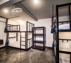 Кровать в общем номере в Balcony Party Hostel Beachfront - Adults Only