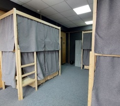 Койко-места в 6-ти местном мужском номере в WelKam