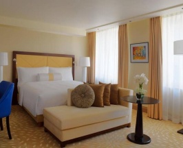 Двухместный люкс Marriott c 1 комнатой с видом на город двуспальная кровать в Armenia Marriott Hotel Yerevan
