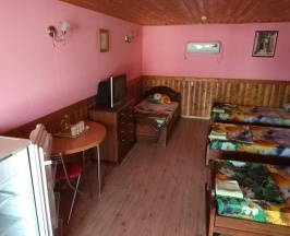 Номер эконом с 5 односпальными кроватями в Хуторок