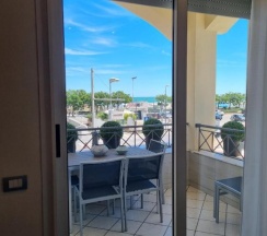 Апартаменты в ATMOSPHERE 2 CENTRALE, VISTA MARE, con parcheggio