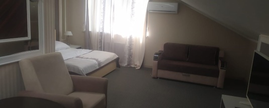 Джуниор 2 спальная кровать + диван в Mirway hotel