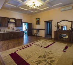 Апартаменты трехкомнатные с двумя спальнями, гостиной. в Княжна Мери