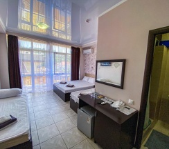 Четырёхместный номер "Комфорт" в Krystall