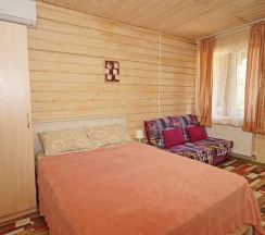 Четырёхместный номер Standard с балконом в Villa-Stella