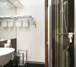 Одноместный номер Standard с балконом односпальная кровать в Mercure Paris Bastille Saint Antoine