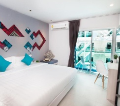 Двухместный номер Deluxe двуспальная кровать в The Crib Patong