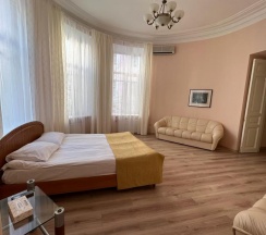 Четырехкомнатная квартира с отдельным входом Невский 90 в Агни