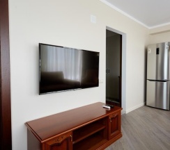 Двухместный полулюкс (Главный корпус) с 2 комнатами с балконом двуспальная кровать в Литфонд