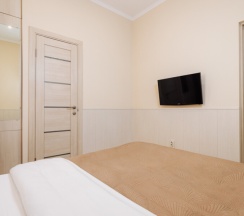 Стандарт с двуспальной кроватью и кухней ( на два номера ) для 2 гостей в Дельфин парк