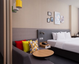 Делюкс с 1 кроватью king-size (200*200) в Holiday Inn Perm