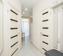 Уютные апартаменты для трех гостей c балконом в Alba inn apartments