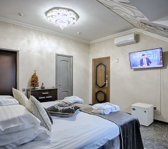 Двухместный 34S номер Deluxe с сауной Мансарда с видом на море двуспальная кровать в Exclusive Hotel&Apartments