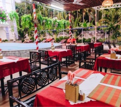 Двухместный номер Standard с видом на озеро двуспальная кровать в Mui Ne Alena Bungalow Hotel
