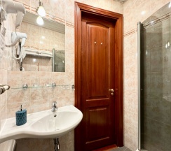 Четырехместная комната с кондиционером в Невский Контур