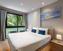 Двухместный люкс Grand Deluxe с видом на бассейн двуспальная кровать в Diamond Resort Phuket