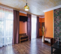 5-местный "Коттедж" двухуровневый в Манэ