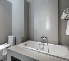 Двухместное Pent Pool двуспальная кровать в The Lantern Resorts Patong