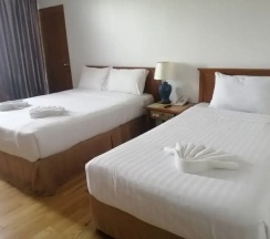 Трёхместный номер Deluxe в Diamond Plaza Hotel Suratthani