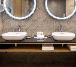 Номер люкс с 1 двуспальной кроватью в Radisson Hotel Gorizont Rostov-on-Don