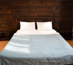 Стандарт с двуспальной кроватью и балконом в Альпийский двор